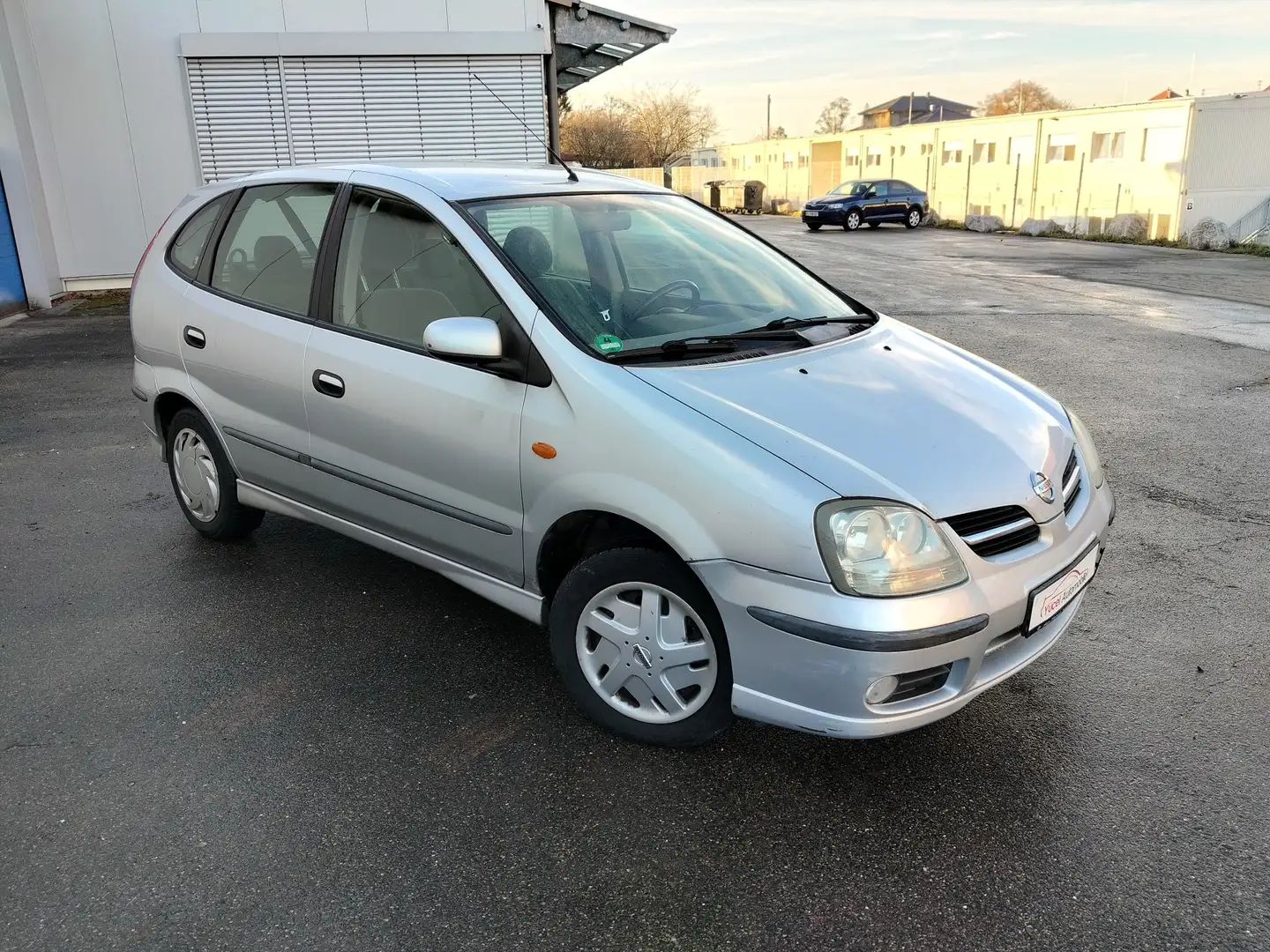 Nissan Almera Tino Acenta plus Tüv 2027/12/2.hand /Kamera Grau - 1