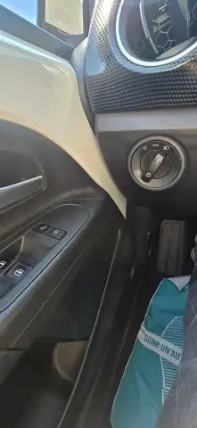 Volkswagen up! view 11