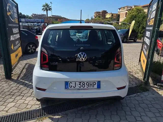 Volkswagen up! view 5