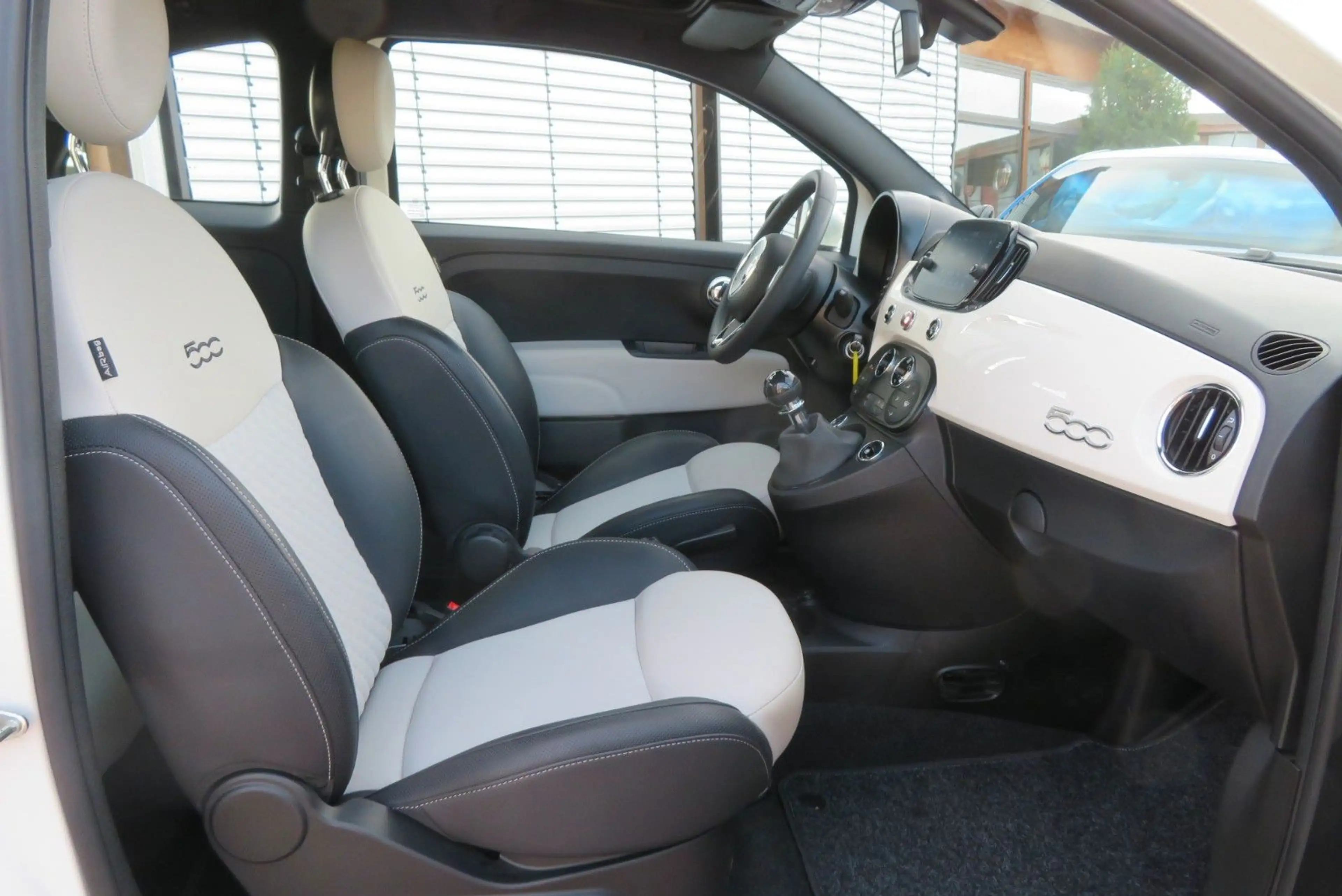 Fiat 500C 1.0 MildHybrid Dolcevita — photo 12
