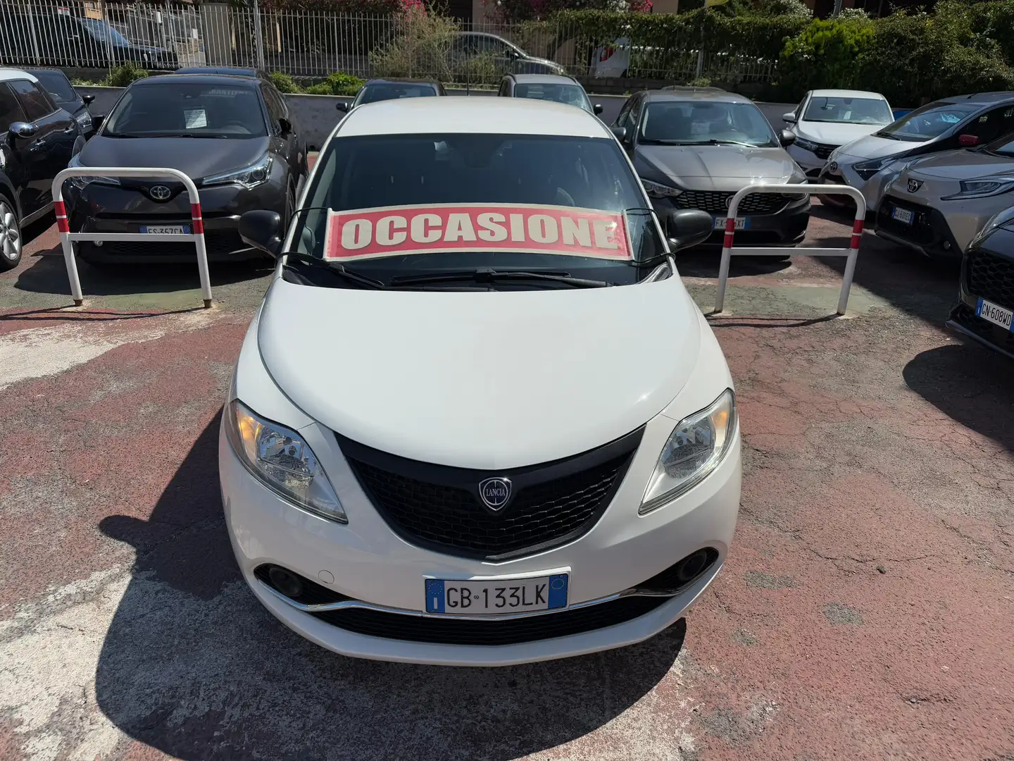 Lancia Ypsilon HYBRID 1.0 *SOLO 12.000KM* Bianco - 2