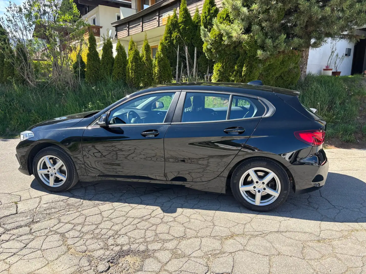 BMW 116 116d Schwarz - 1
