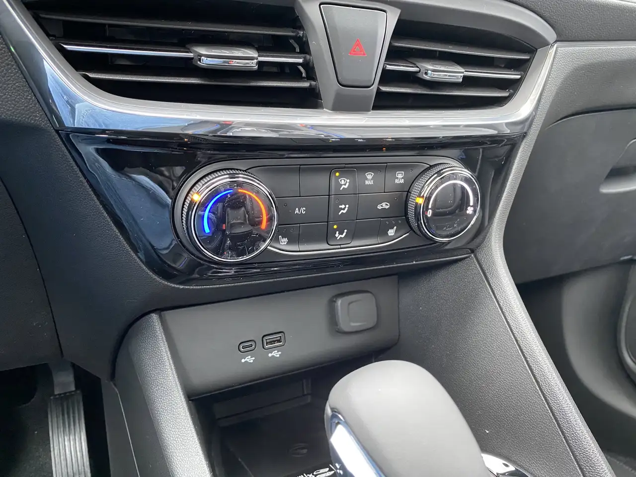 Buick Encore снимка Buick Encore