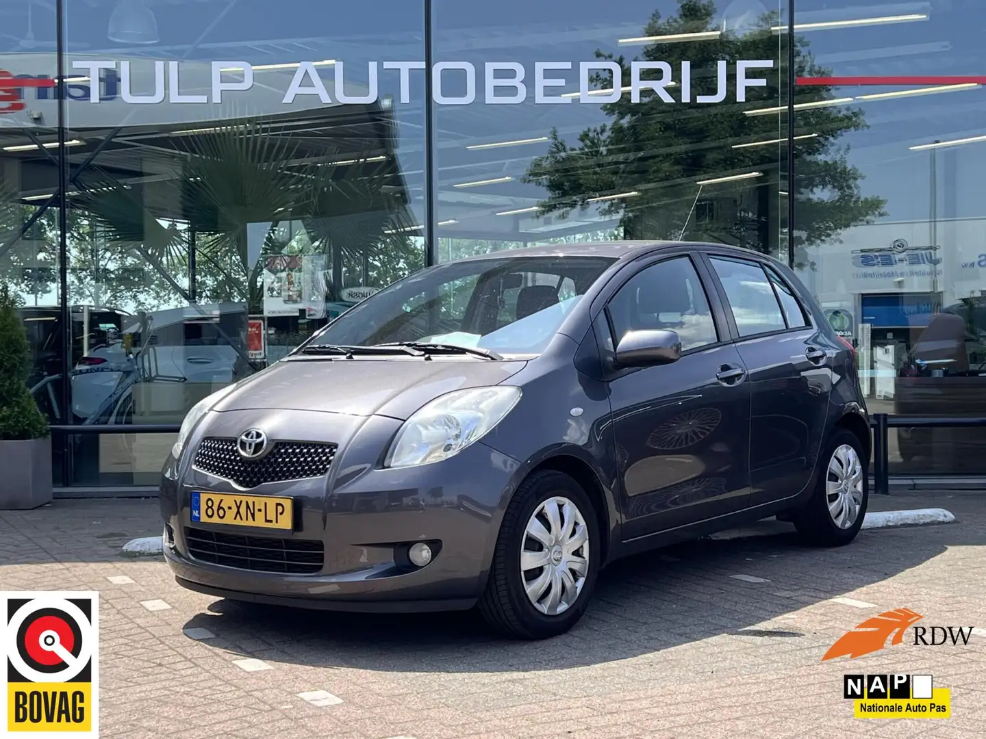 Toyota Yaris 1.3 VVTi Sol 5 deurs Airco 2e Eig Dealer NAP Gri - 1