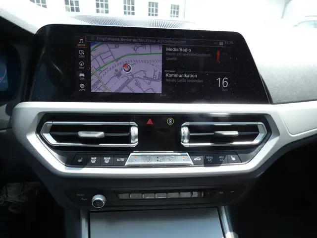 BMW 3 Series view 15