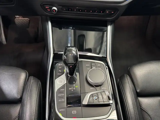 BMW 3 Series view 15