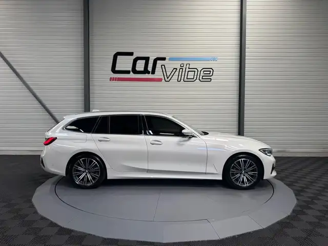 BMW 3 Series view 9