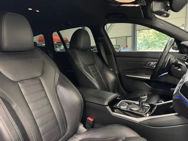 BMW 3 Series view 13