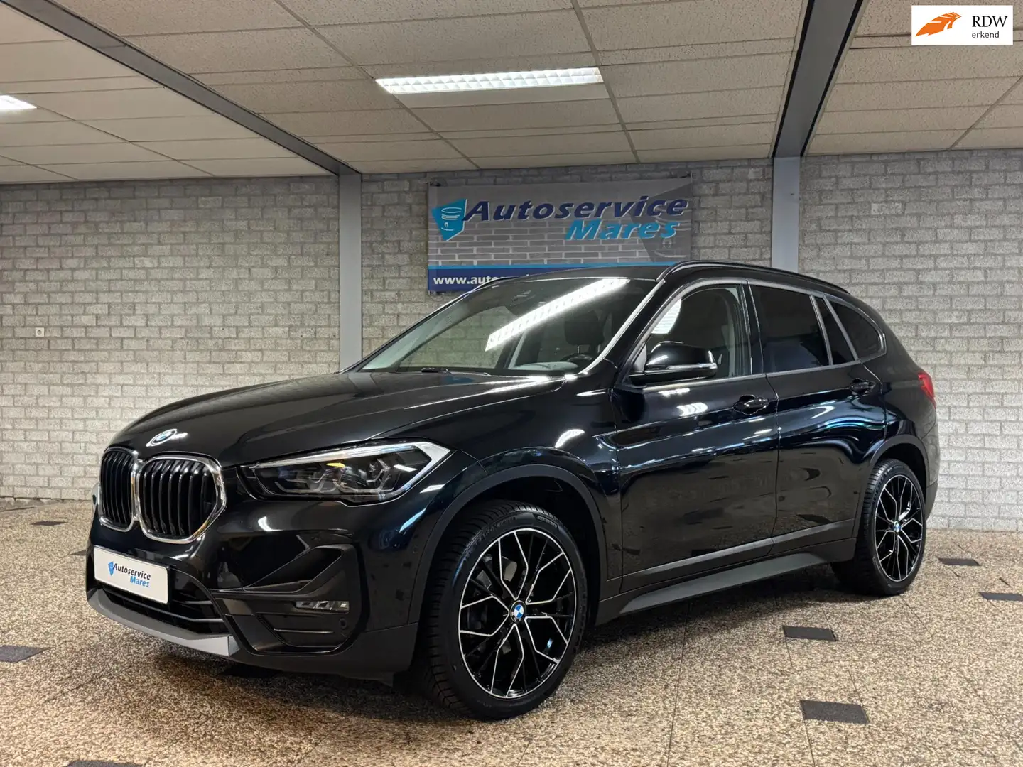 BMW X1 SDrive18i, automaat, Navi, Camera, Cruise, PDC, 1/ Zwart - 1