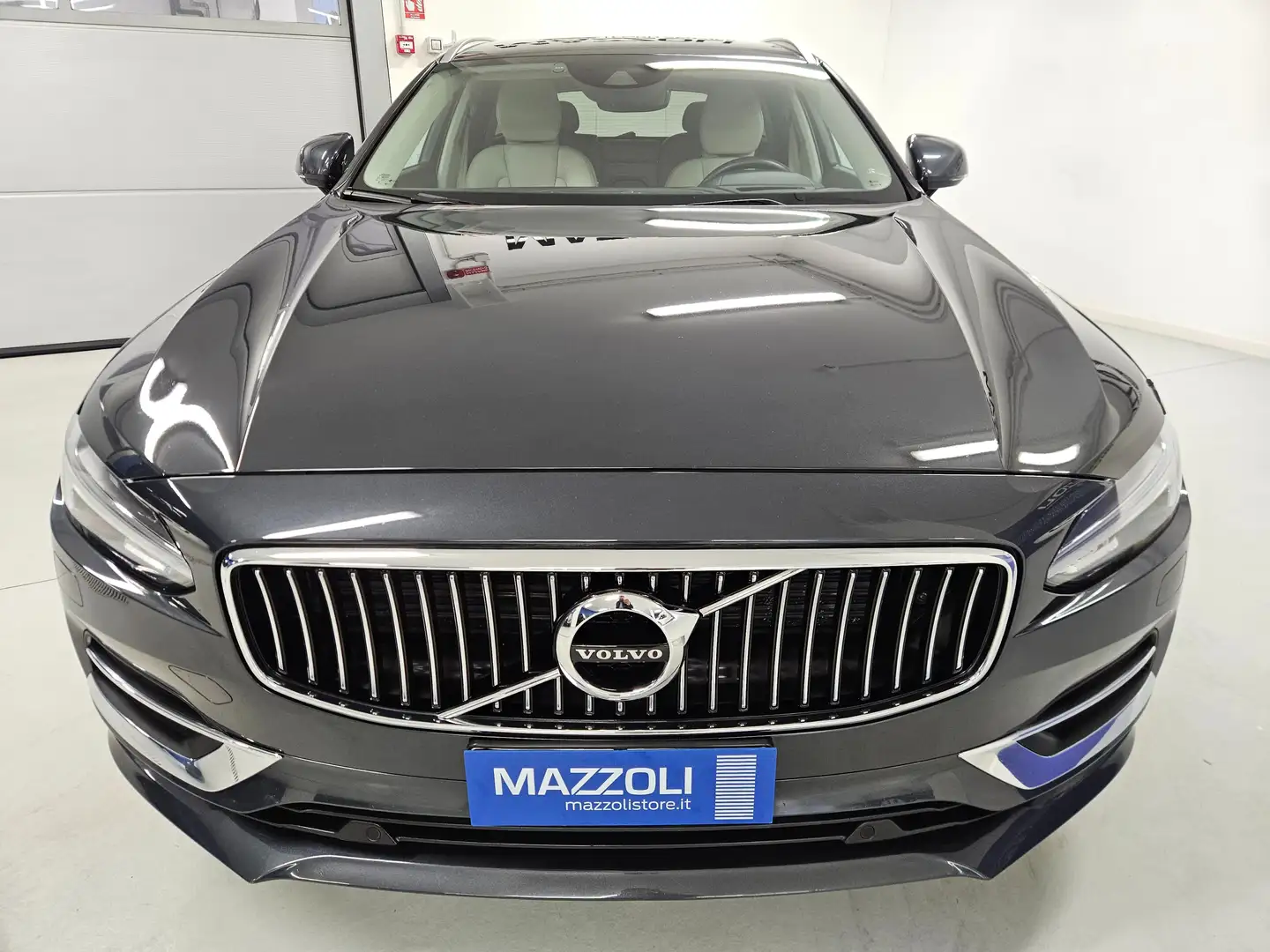 Volvo V90 2.0 d4 Inscription geartronic Grijs - 2