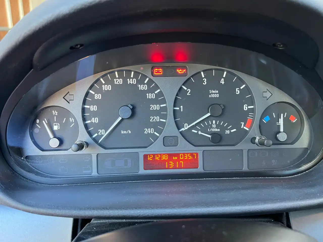 BMW 318i, foto 8