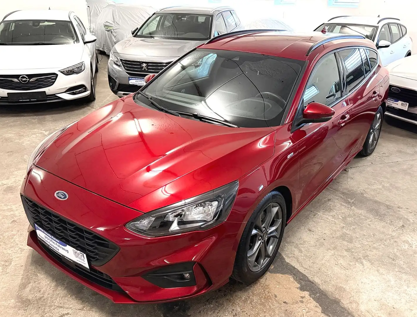 Ford Focus Turnier ST-Line, Top Ausstattung, 2.Hand Rot - 1