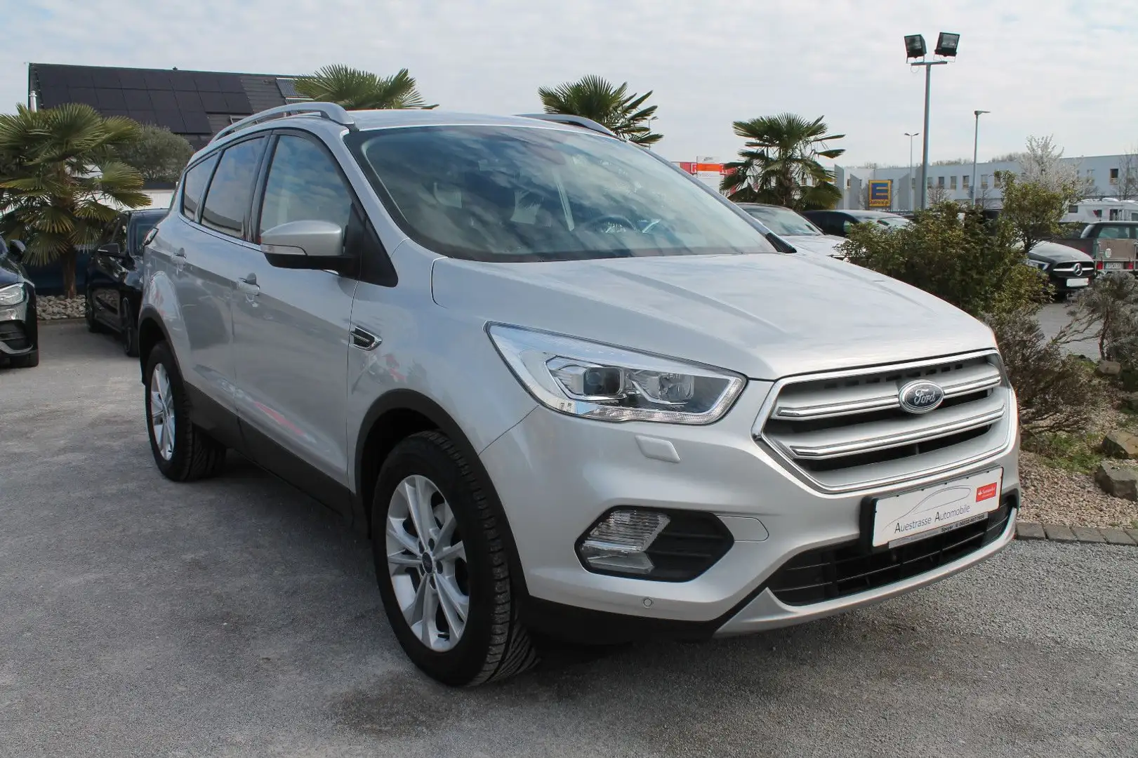 Ford Kuga Autom., Kamera, LED, AHK, el. Heckklappe Silber - 1
