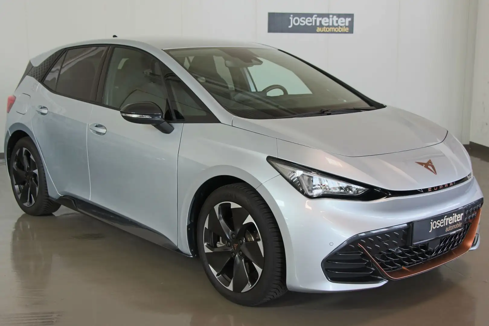 CUPRA Born 77/82 e-Boost 170kW Argent - 1