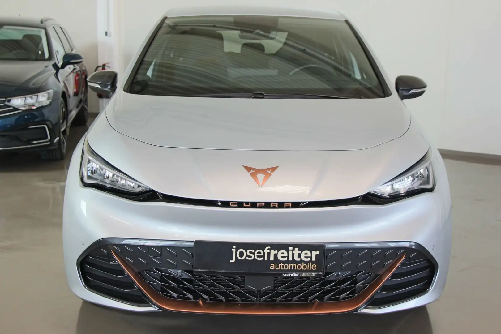 CUPRA Born 77/82 e-Boost 170kW Argent - 2