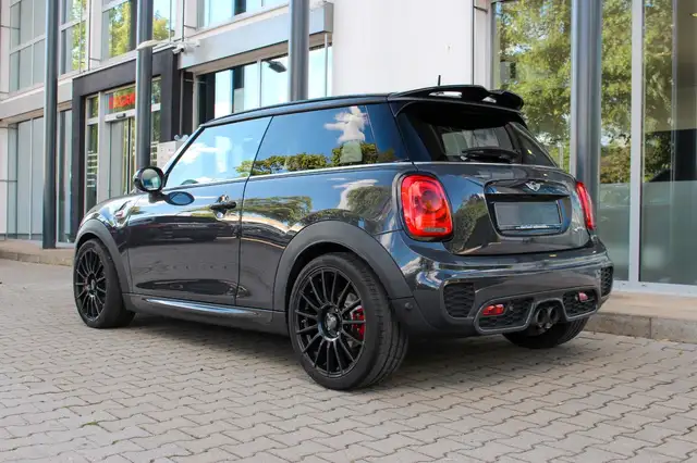 Mini Hatch view 7