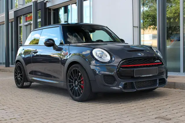 Mini Hatch view 3