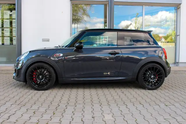Mini Hatch view 8