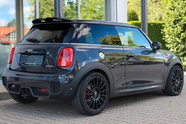 Mini Hatch view 5