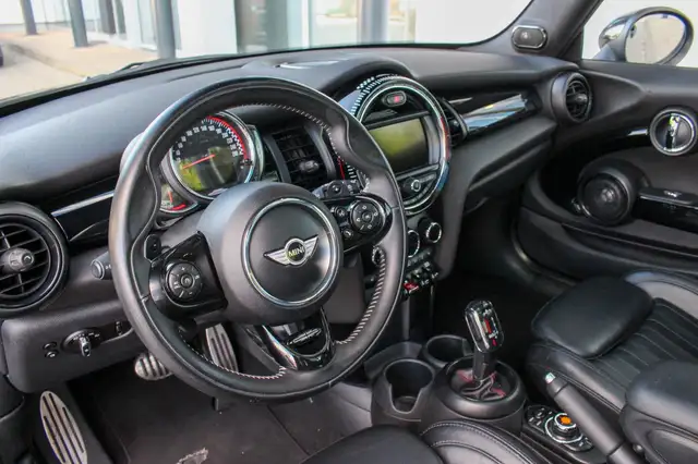 Mini Hatch view 12