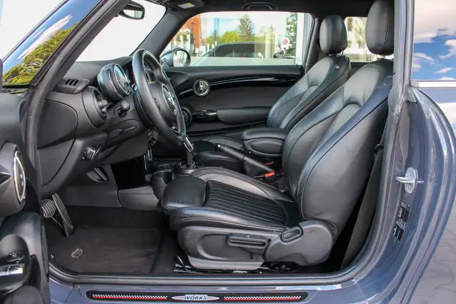Mini Hatch view 10