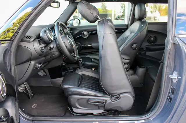 Mini Hatch view 14
