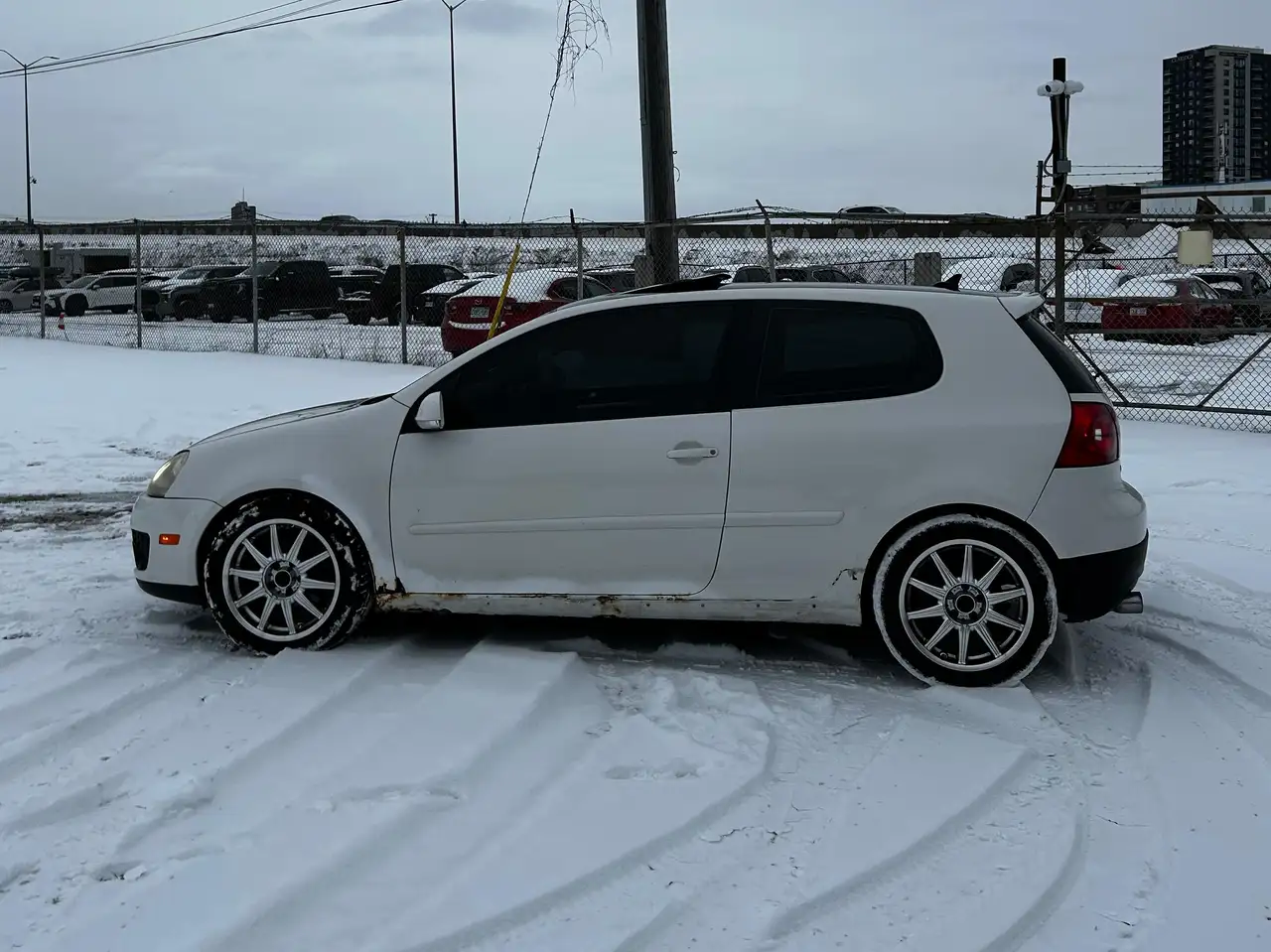 Volkswagen Golf GTI снимка Volkswagen Golf GTI