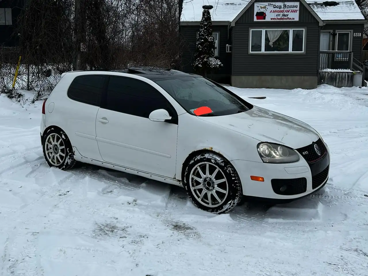 Volkswagen Golf GTI снимка Volkswagen Golf GTI
