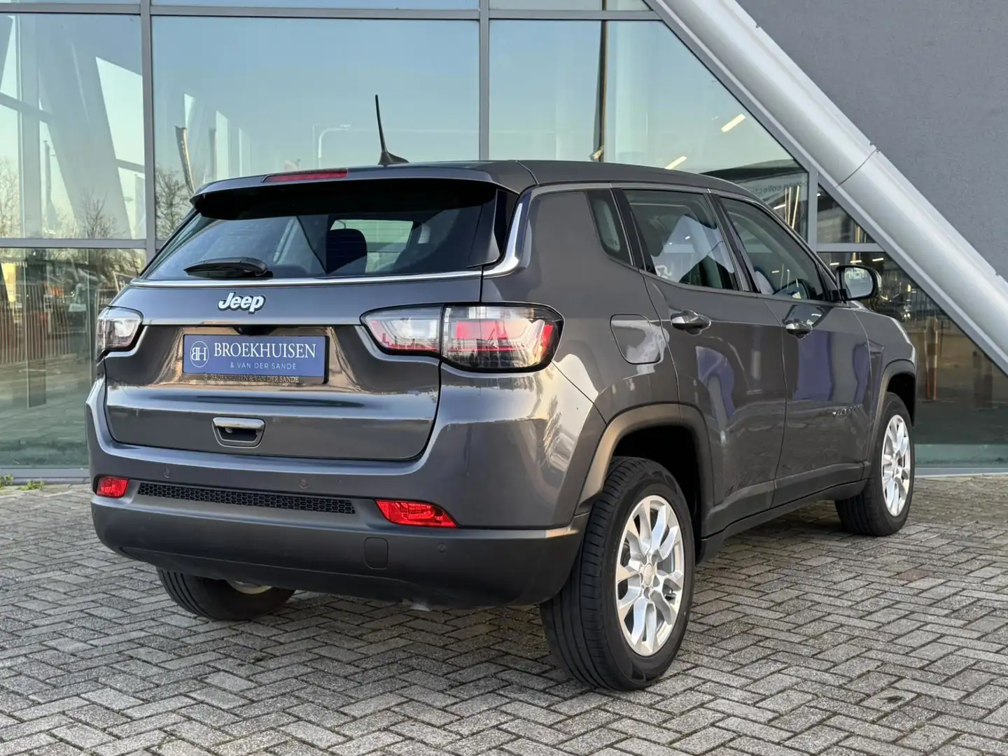 Jeep Compass 1.5T e-Hybrid Longitude 131pk Automaat / Camera / Grijs - 2
