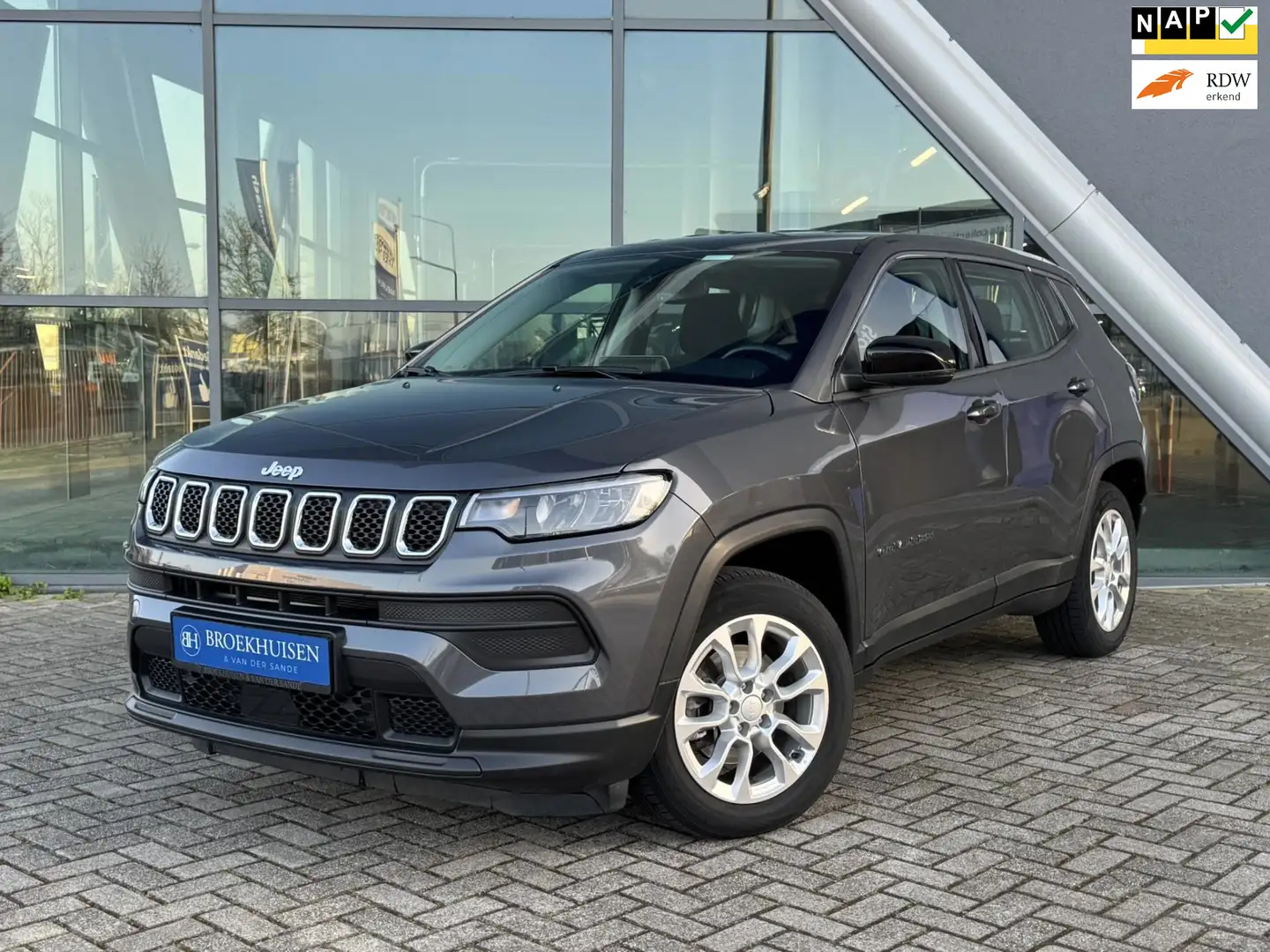 Jeep Compass 1.5T e-Hybrid Longitude 131pk Automaat / Camera / Grijs - 1