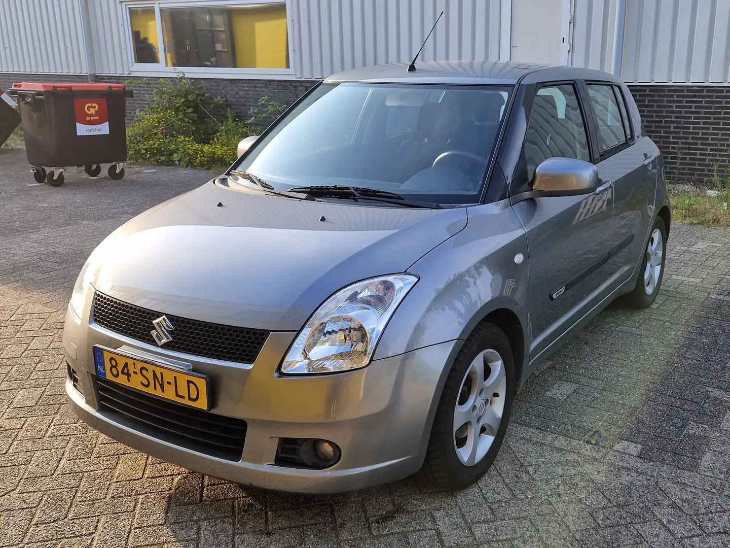 Suzuki Swift Swift 1.3 Exclusive Gris - 1