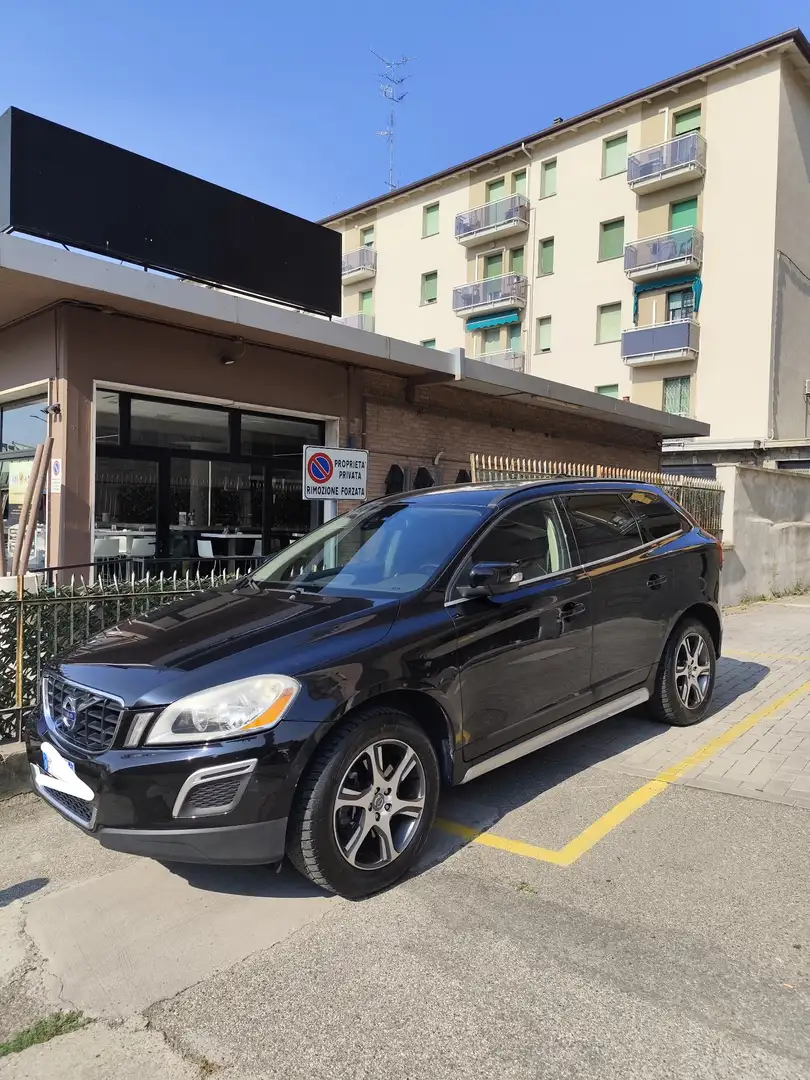 Volvo XC60 2.4 d5 Momentum awd 205cv auto - 1