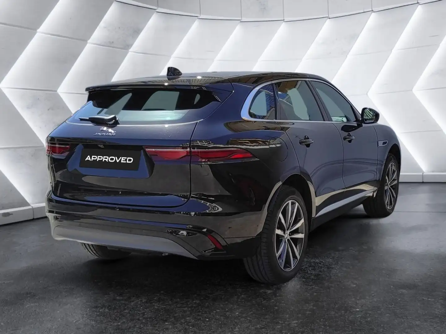 Jaguar F-Pace 2.0 i4 R-Sport Aut. AWD 300 Noir - 2