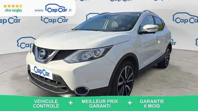 2015 Nissan Qashqai in White for sale