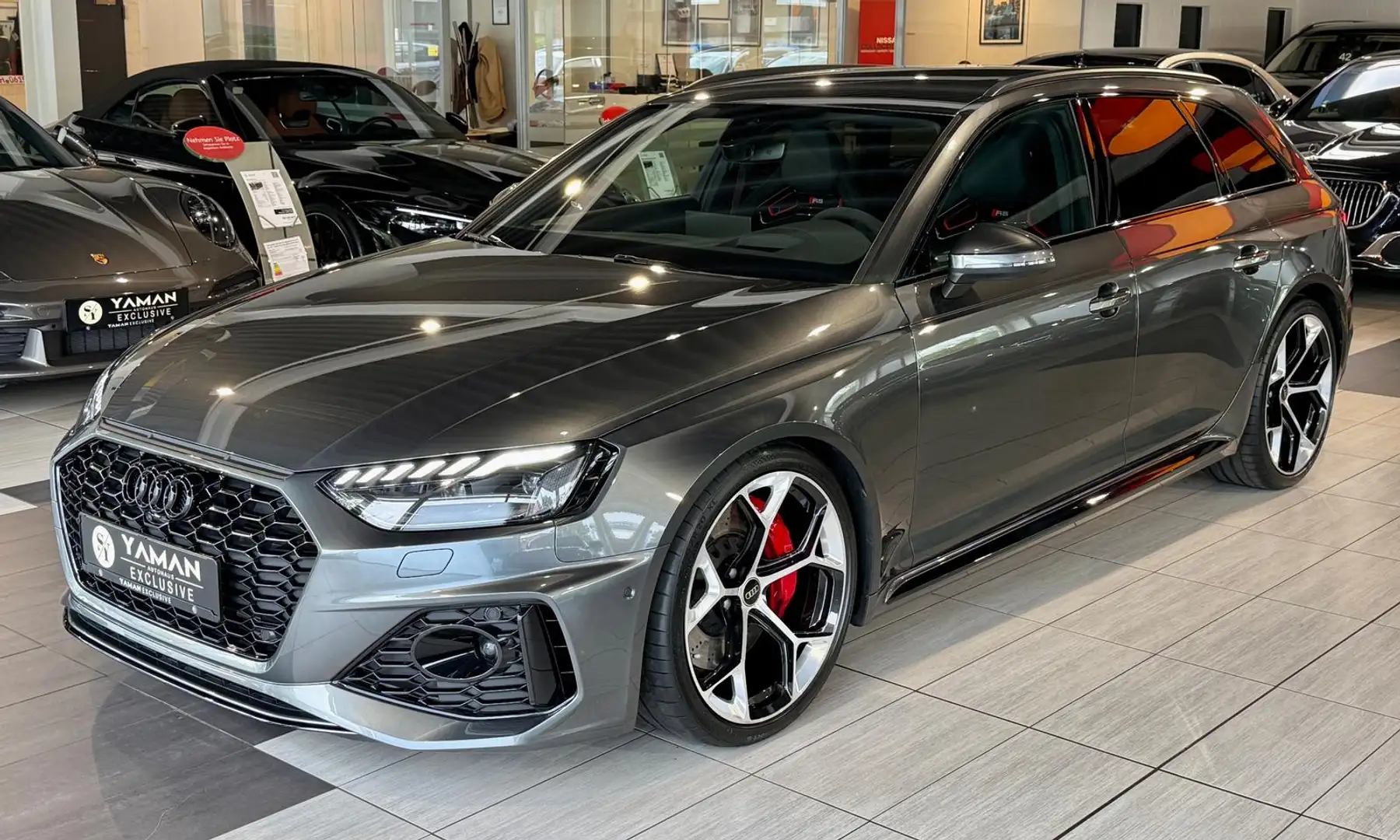 Audi RS4 Competition Plus mit RS-Schalensitze*Head-Up Gris - 1