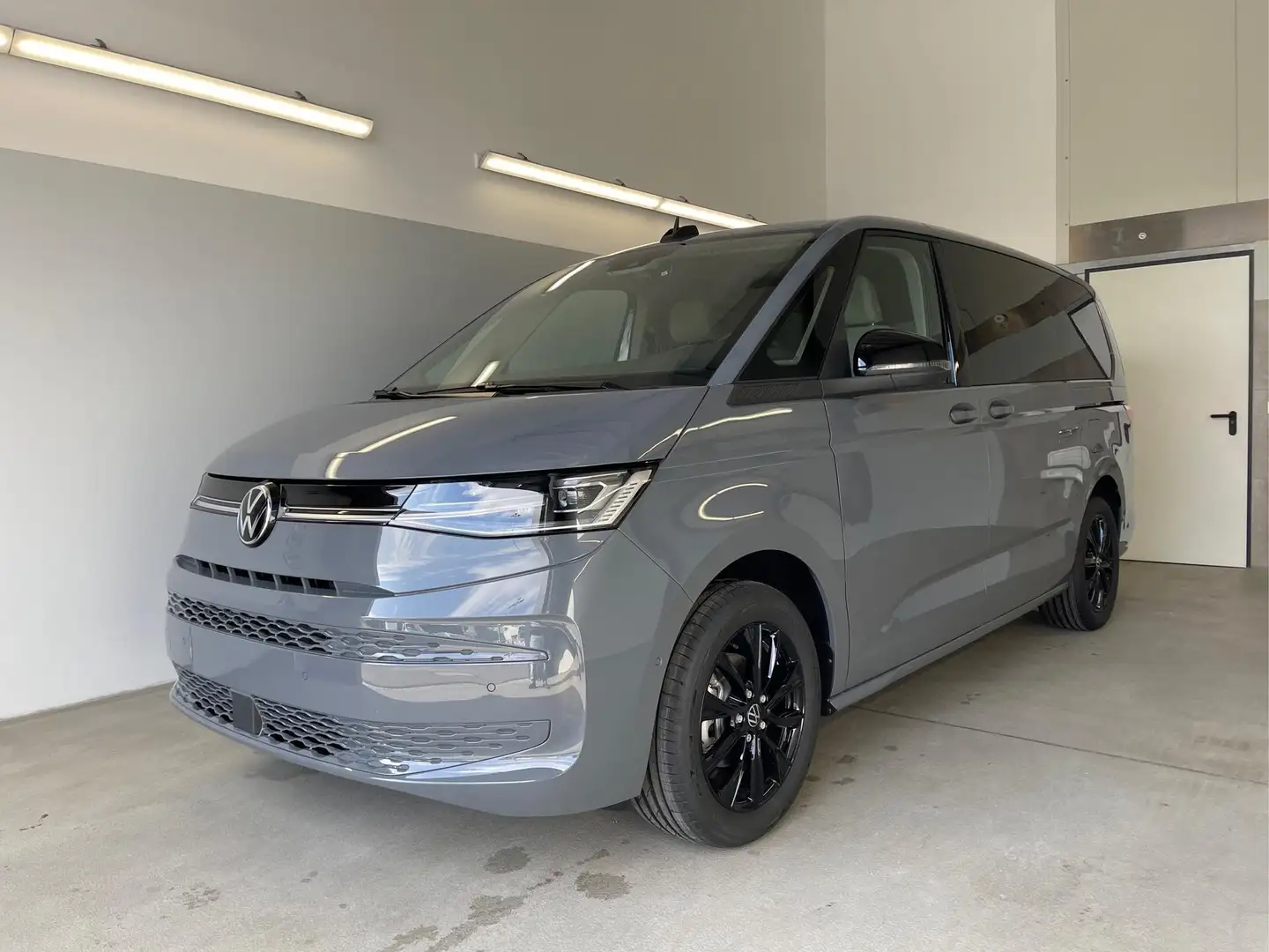 Volkswagen T7 Multivan LIFE Langer Überhang TDI IQ.Light+Navi+Kessy 2.... Grau - 1