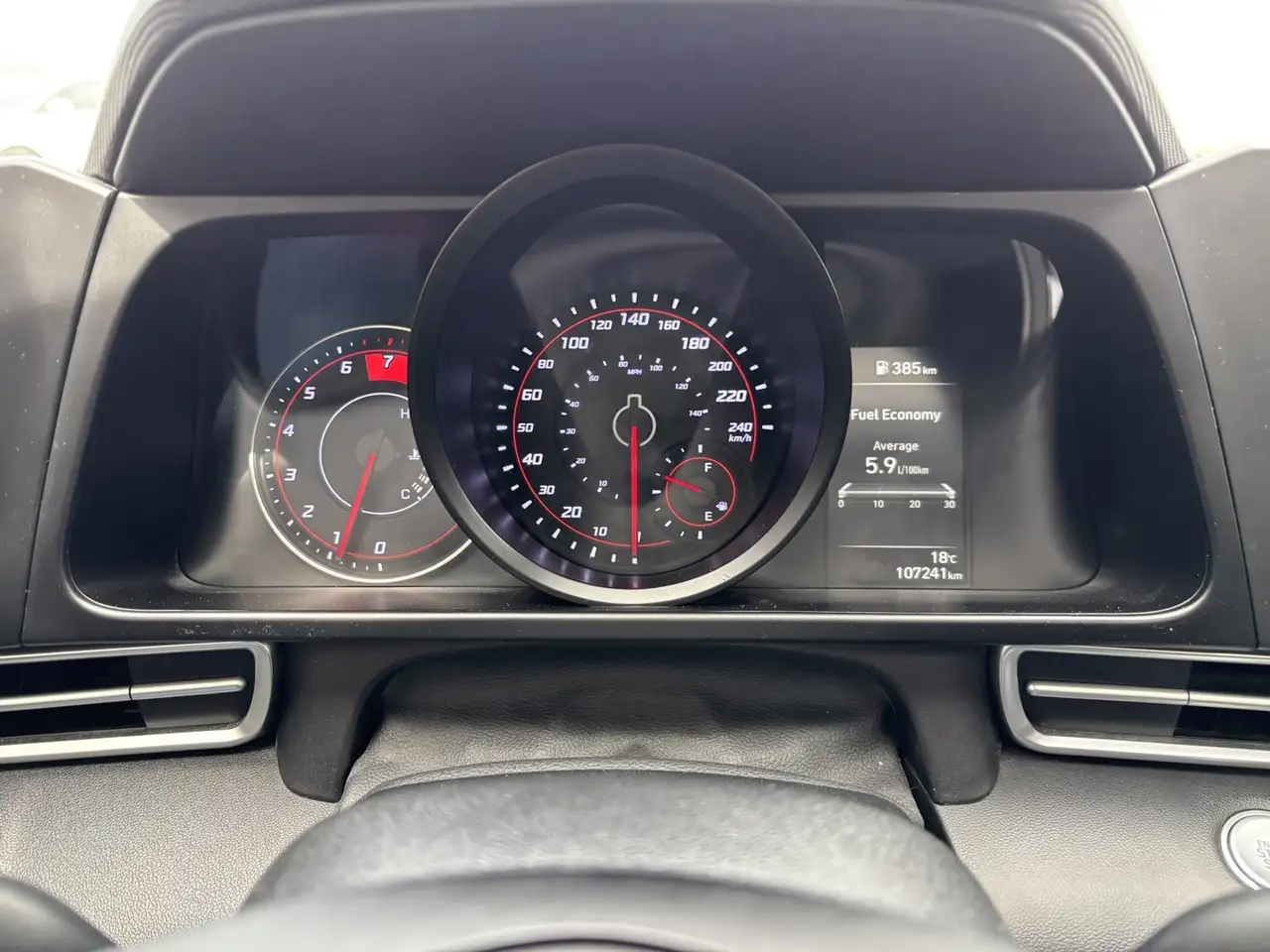 Hyundai ELANTRA снимка Hyundai ELANTRA
