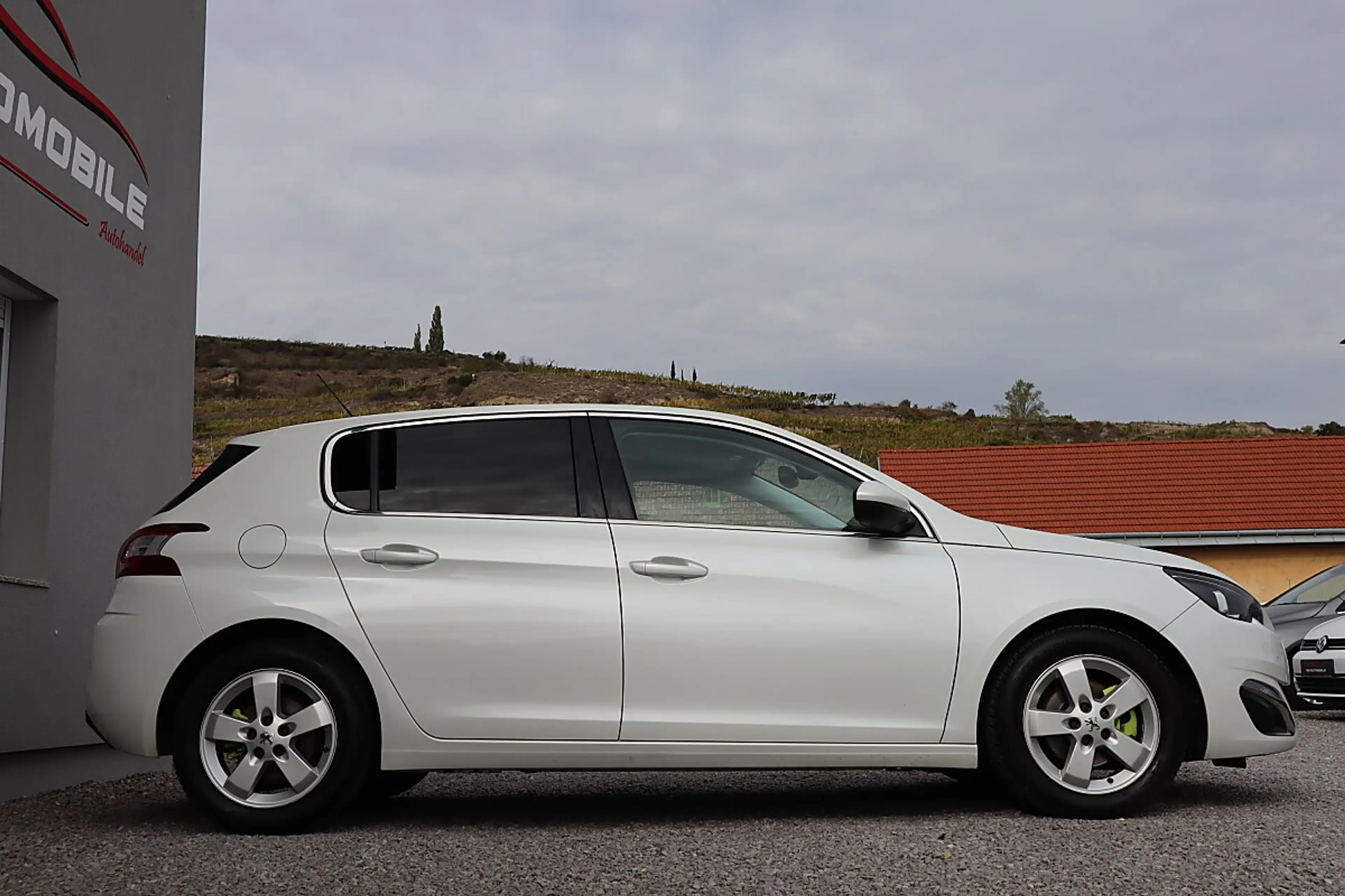 Peugeot 308 1,6 e-HDi 115 FAP Allure Stop&Start System — photo 6