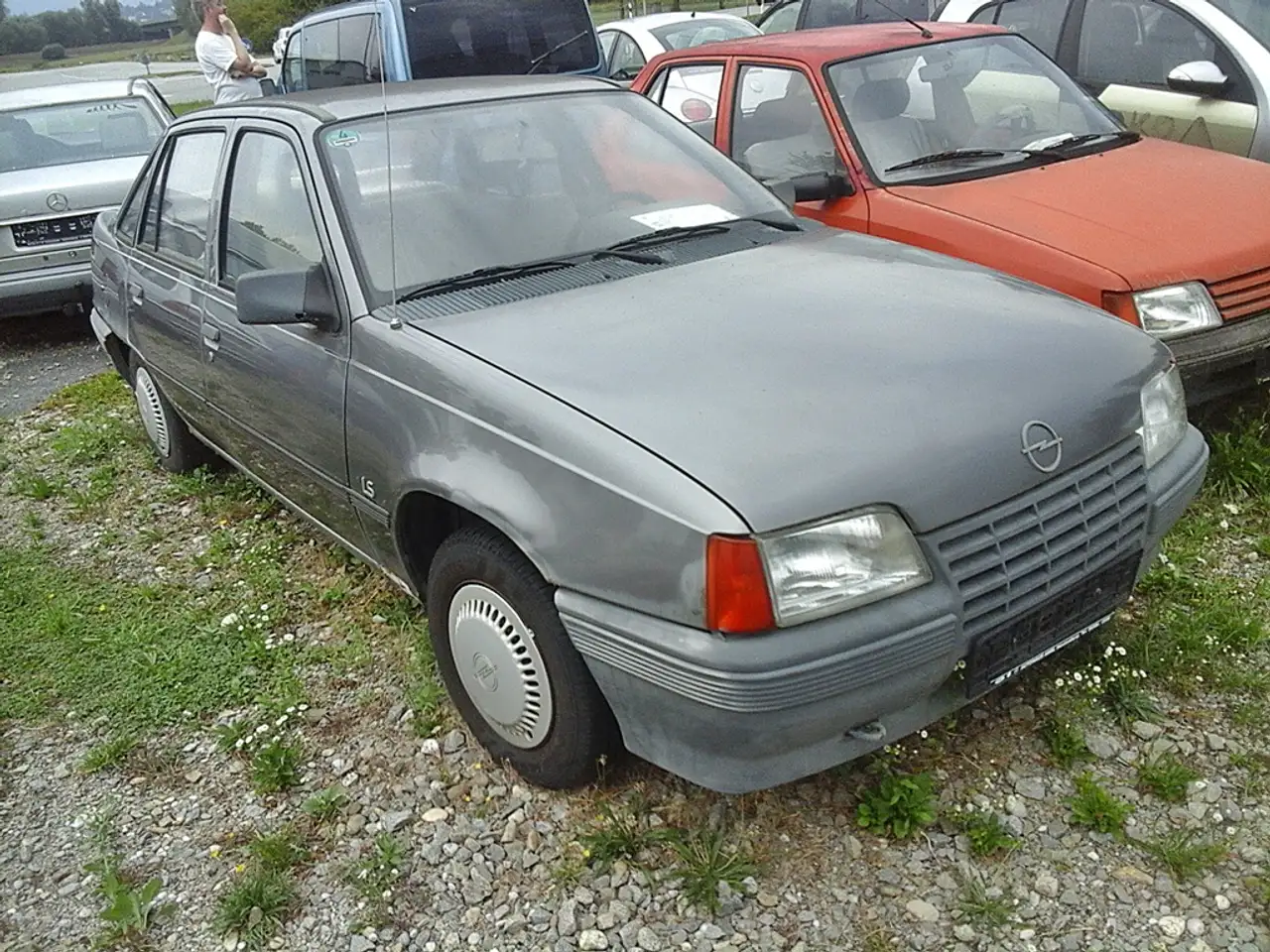 Opel Kadett Automatik LS 1.3 / 4-türig/ 2. Hand /wenig km/Oldtimer, foto 1