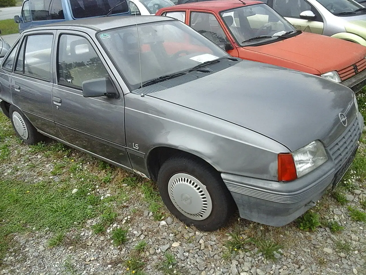 Opel Kadett Automatik LS 1.3 / 4-türig/ 2. Hand /wenig km/Oldtimer, foto 7