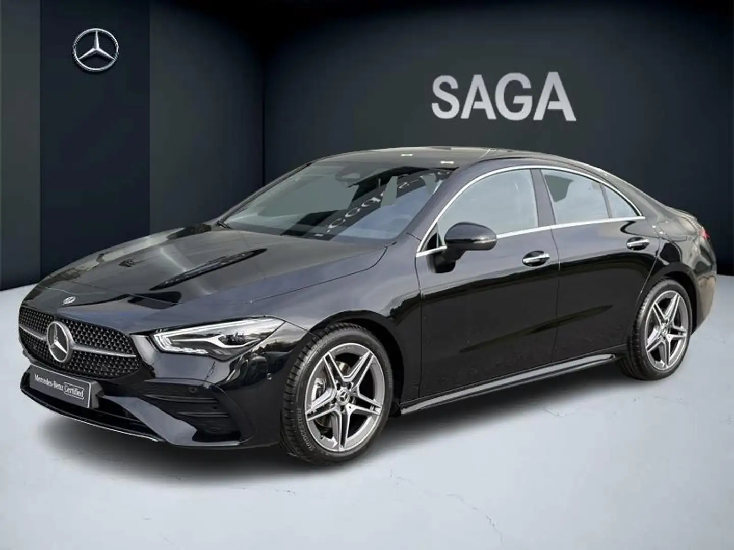 Mercedes-Benz CLA 180 Coupé AMG Line Zwart - 1