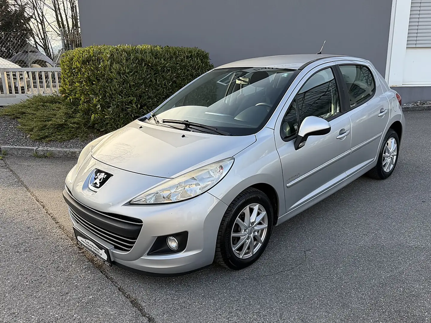 Peugeot 207 Ö3-Edition 1,4 Schwarz - 1