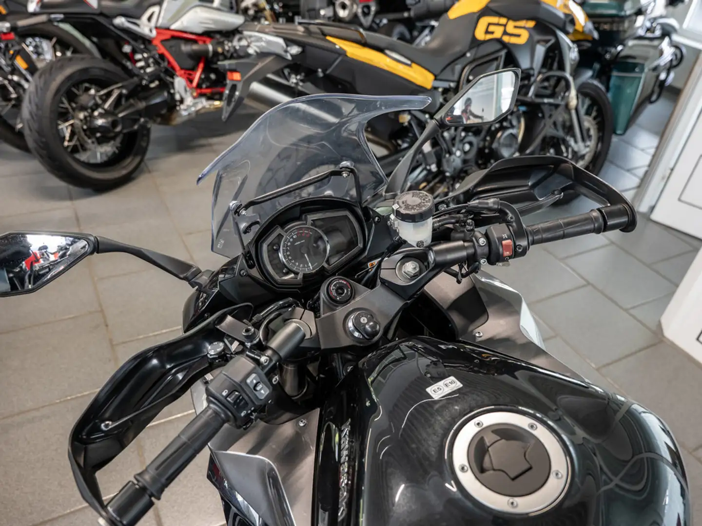 Kawasaki Z 1000 SX Schwarz - 2