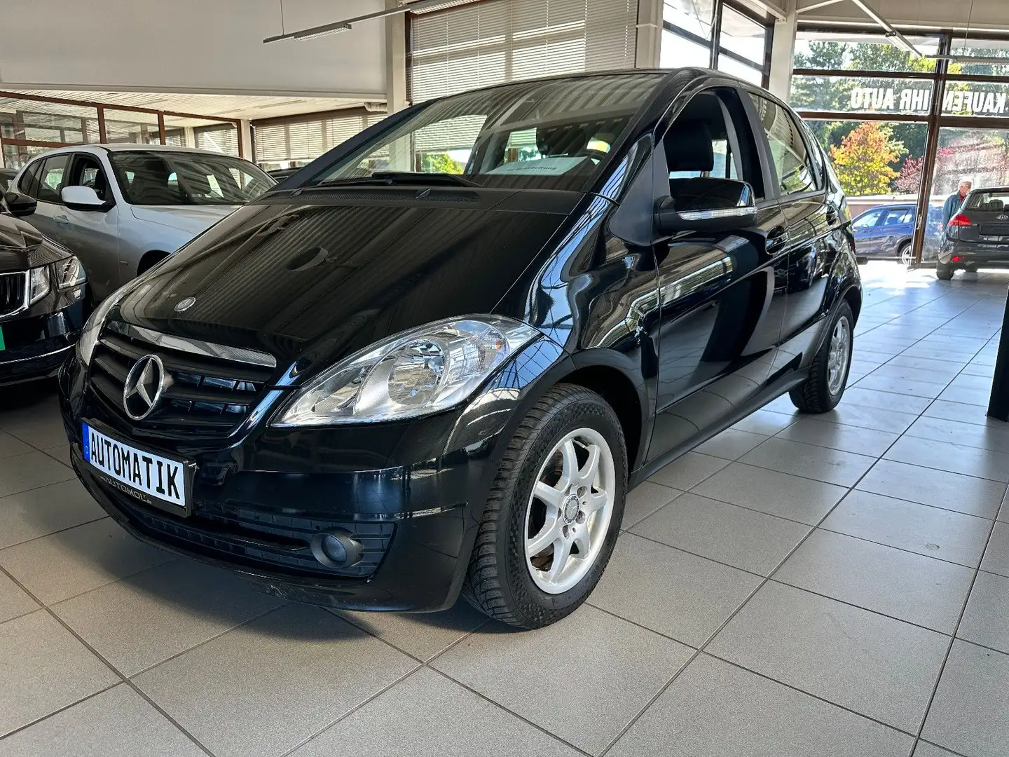 Mercedes-Benz A 160 CDI Automatik*AHK*SHZ*Klima* Schwarz - 1