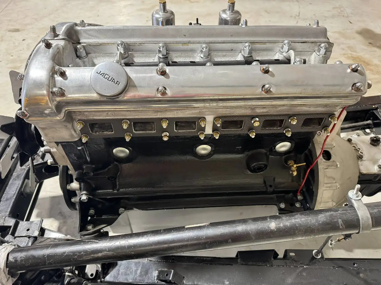 Jaguar XK120 FHC, foto 3