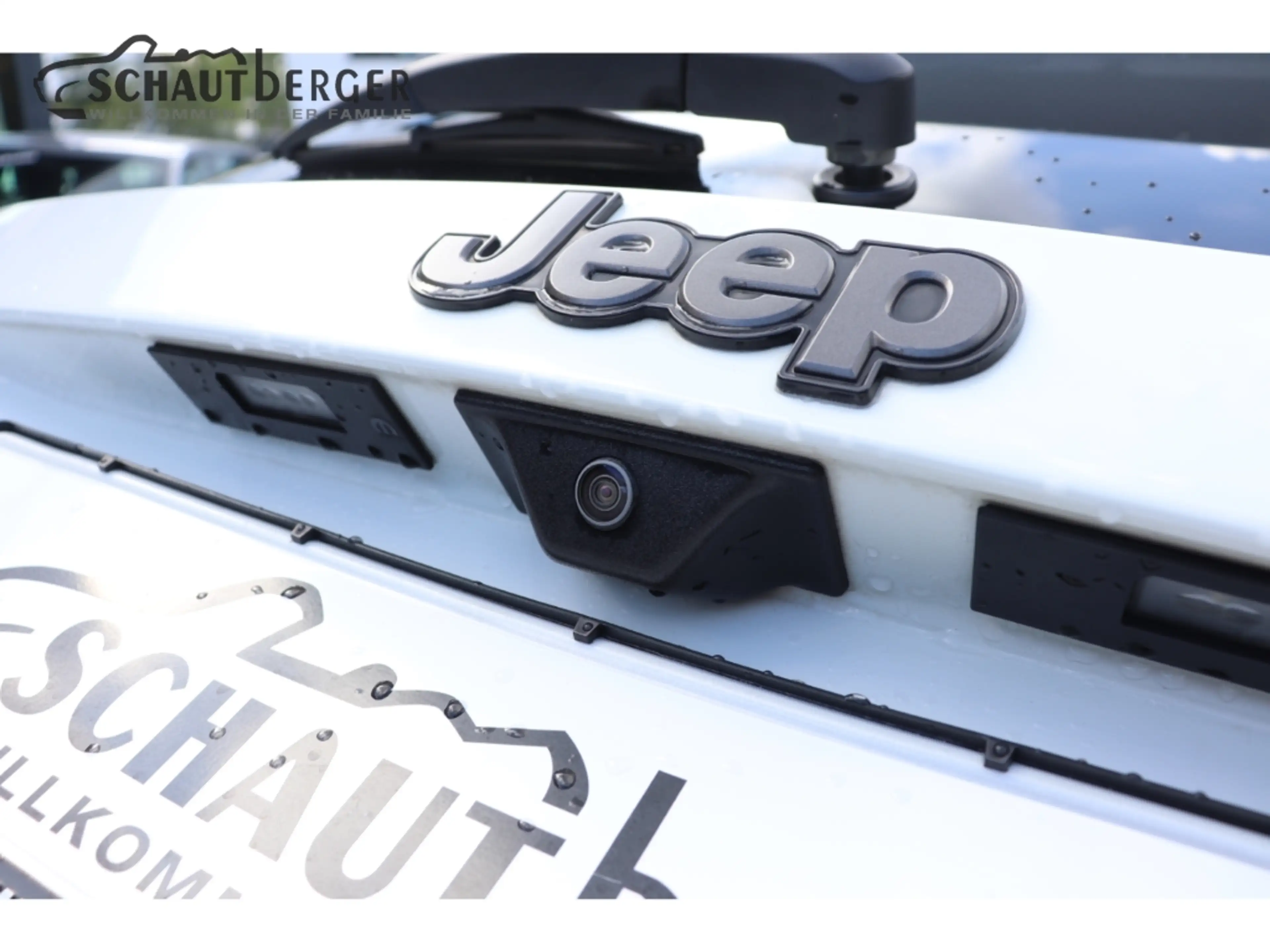 Jeep Renegade 80 Anniversery 1.3 T-GDI mit Klima, Navi, Leder, R — photo 9