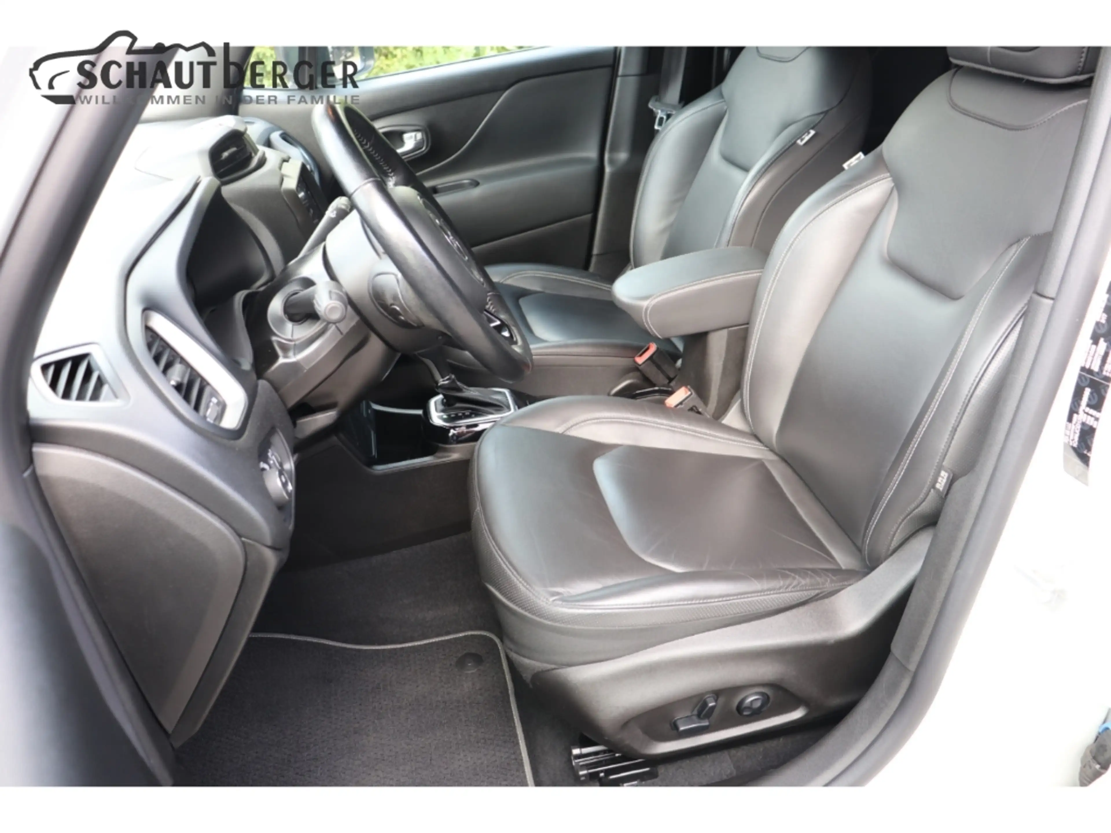 Jeep Renegade 80 Anniversery 1.3 T-GDI mit Klima, Navi, Leder, R — photo 12