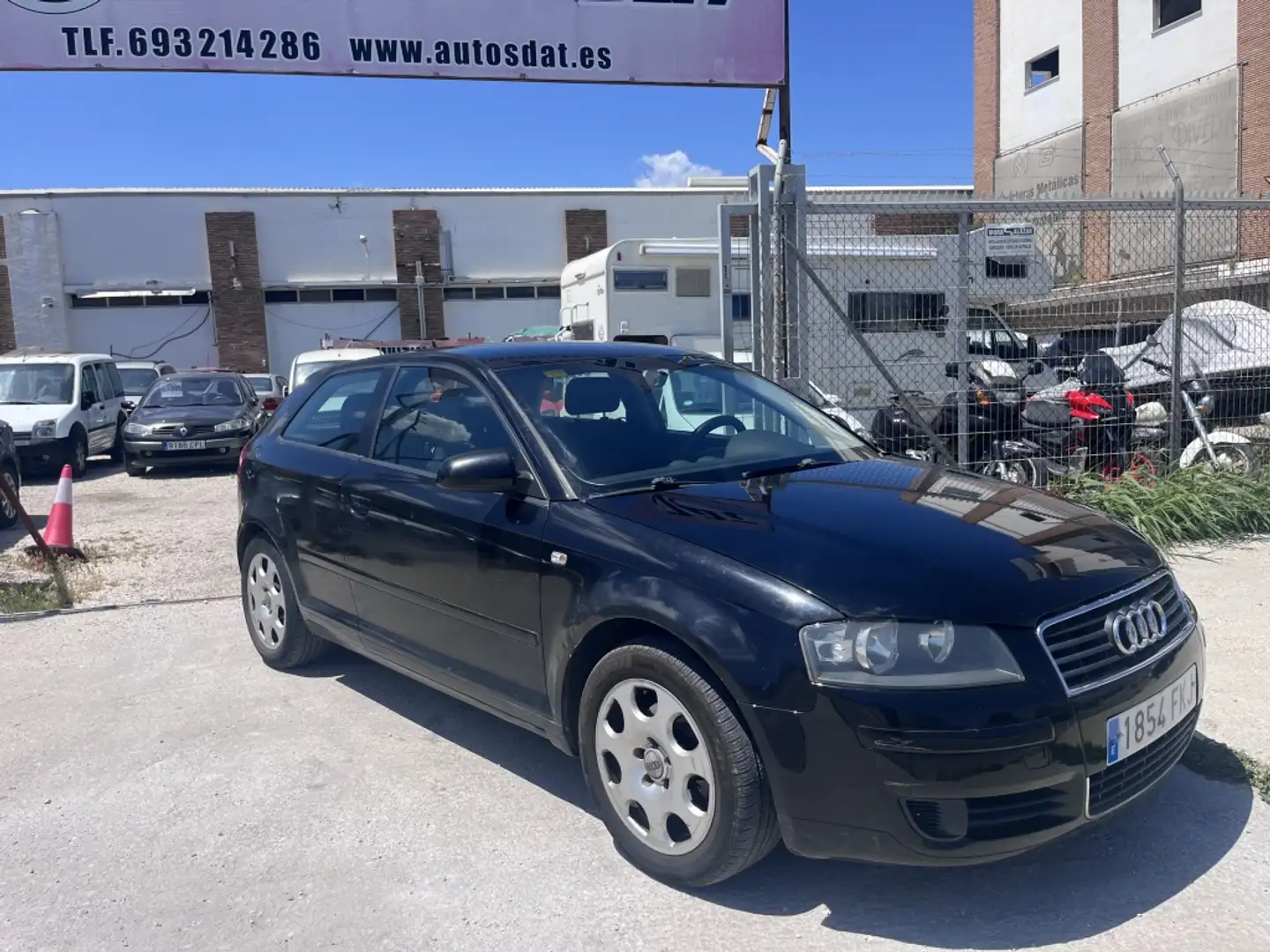 Audi A3 2.0TDI Ambiente Negro - 1