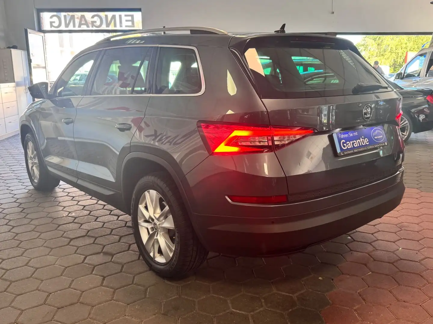Skoda Kodiaq Style 4x4*DSG*LED*NAVI*CARPLAY*AHK Grau - 2