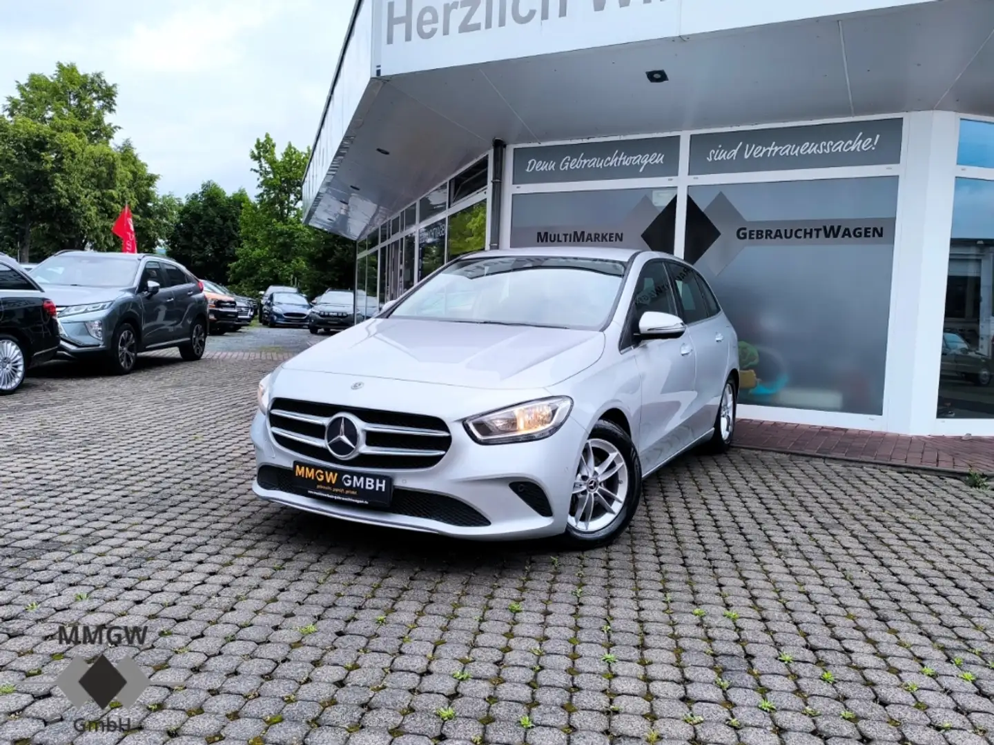 Mercedes-Benz B 180 Style EU6d-T Navi/DigitalesCockpit/ElHeckklap Silber - 1